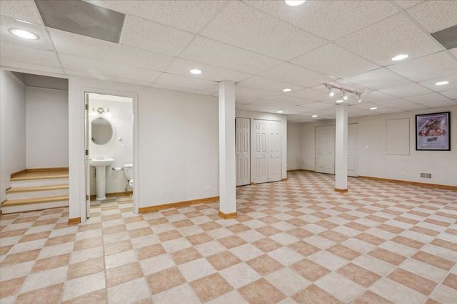 1208 Shetland Drive, Mundelein, IL 60060