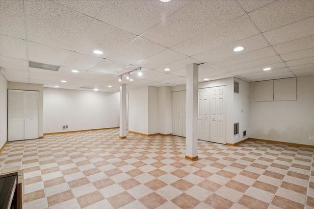 1208 Shetland Drive, Mundelein, IL 60060