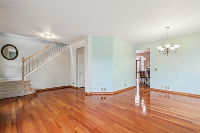 1208 Shetland Drive, Mundelein, IL 60060