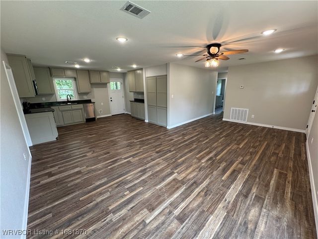 664 Broadway Avenue, Booneville, AR 72927