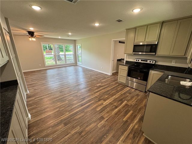 664 Broadway Avenue, Booneville, AR 72927