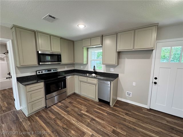 664 Broadway Avenue, Booneville, AR 72927