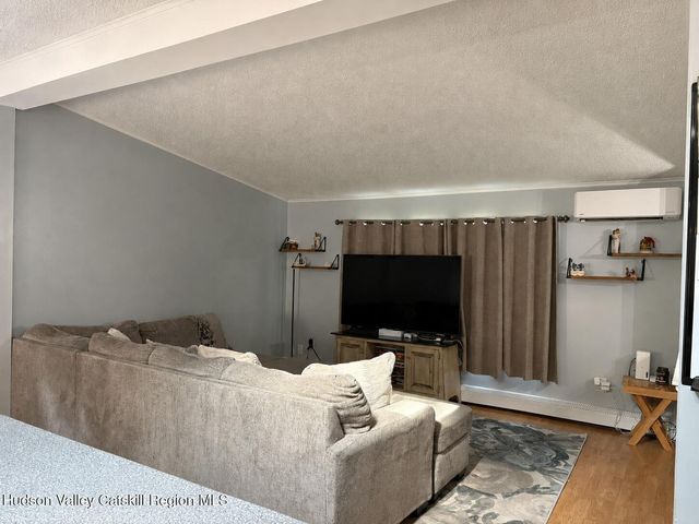 324 1st Avenue, Kingston, NY 12401