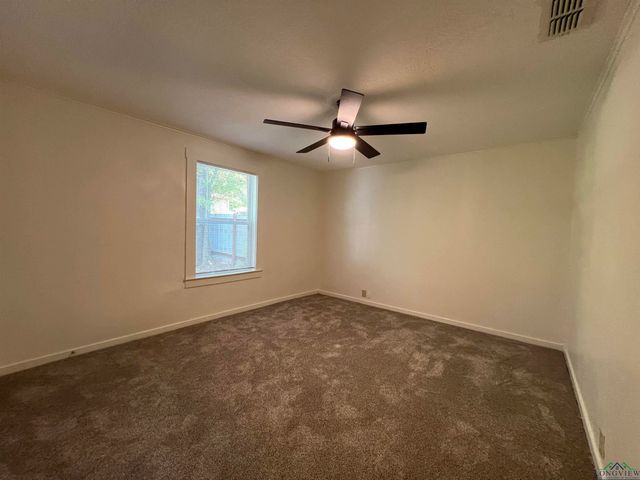 302 Birdie Place, Longview, TX 75604