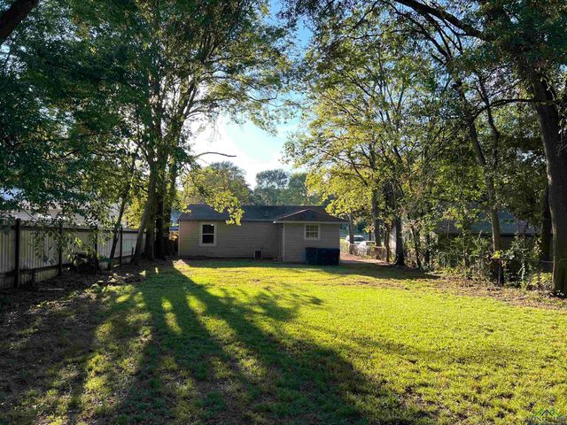 302 Birdie Place, Longview, TX 75604