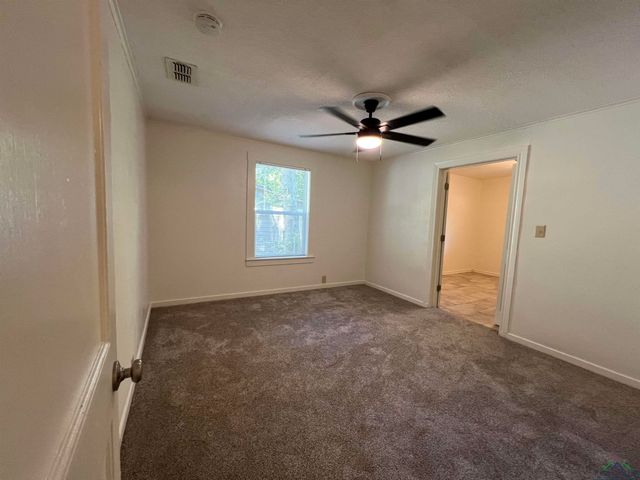 302 Birdie Place, Longview, TX 75604