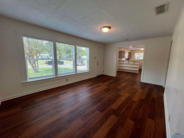 302 Birdie Place, Longview, TX 75604