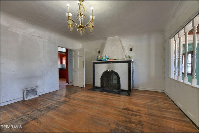 1104 Moore Street, El Paso, TX 79902