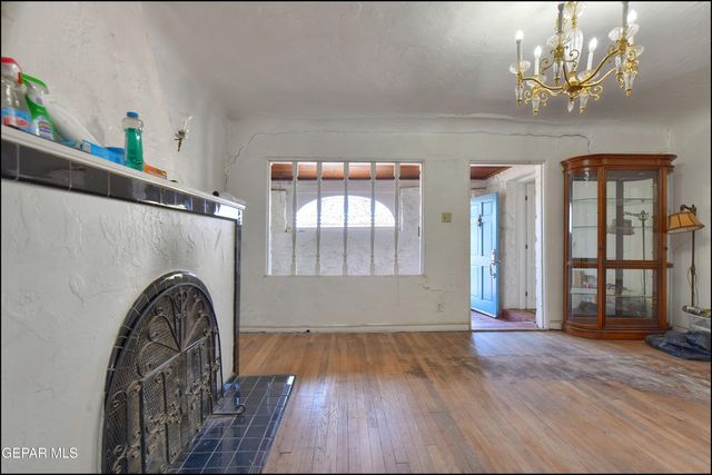 1104 Moore Street, El Paso, TX 79902