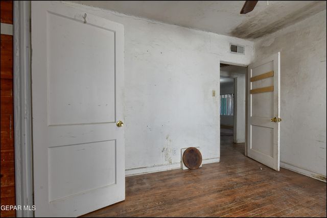 1104 Moore Street, El Paso, TX 79902