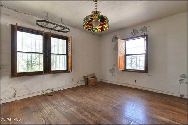 1104 Moore Street, El Paso, TX 79902