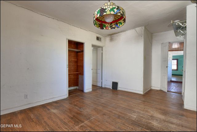 1104 Moore Street, El Paso, TX 79902