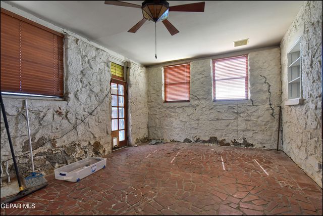 1104 Moore Street, El Paso, TX 79902