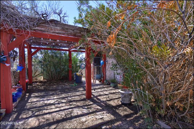 1104 Moore Street, El Paso, TX 79902