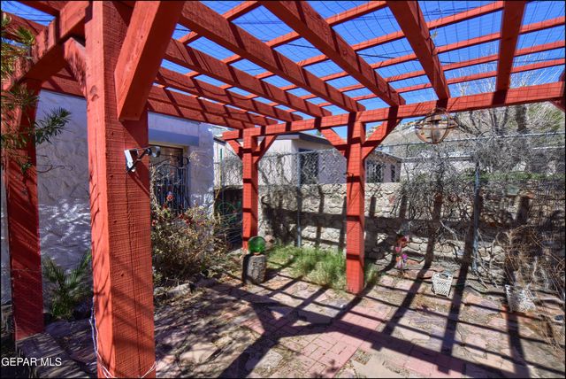 1104 Moore Street, El Paso, TX 79902