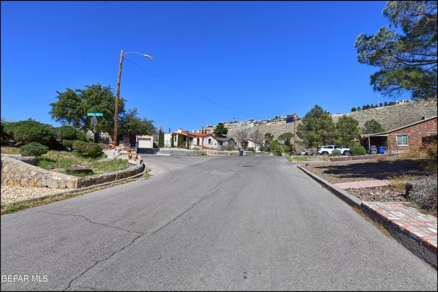 1104 Moore Street, El Paso, TX 79902