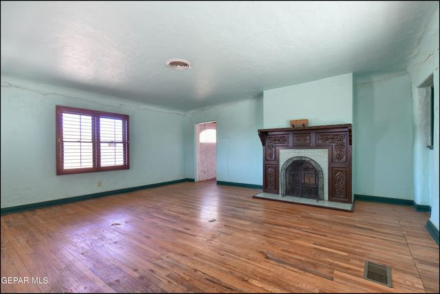 1104 Moore Street, El Paso, TX 79902