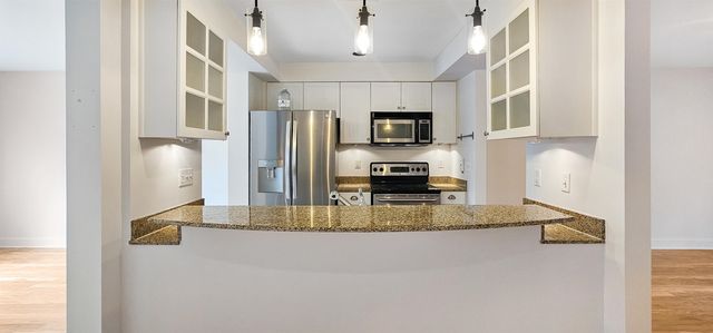 7455 GERMANTOWN SQ, Germantown, TN 38138