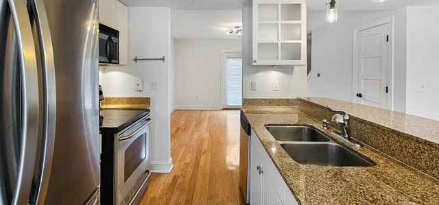 7455 GERMANTOWN SQ, Germantown, TN 38138