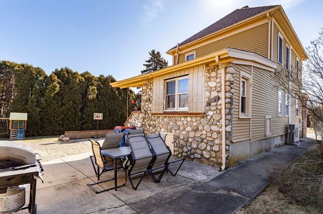 4 Page Street, Fairhaven, MA 02719