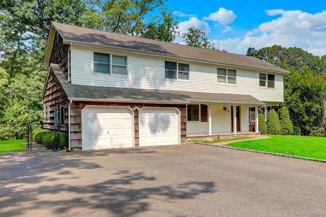 8 Tobi Lane, East Setauket, NY 11733