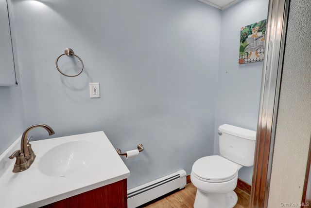 8 Tobi Lane, East Setauket, NY 11733