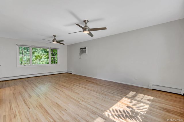 8 Tobi Lane, East Setauket, NY 11733