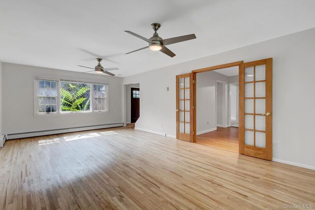 8 Tobi Lane, East Setauket, NY 11733
