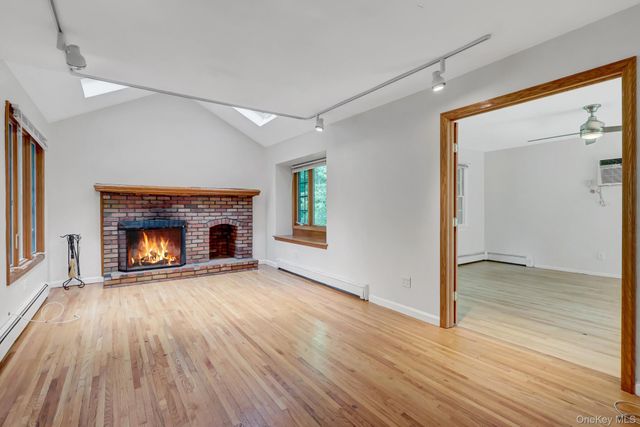8 Tobi Lane, East Setauket, NY 11733