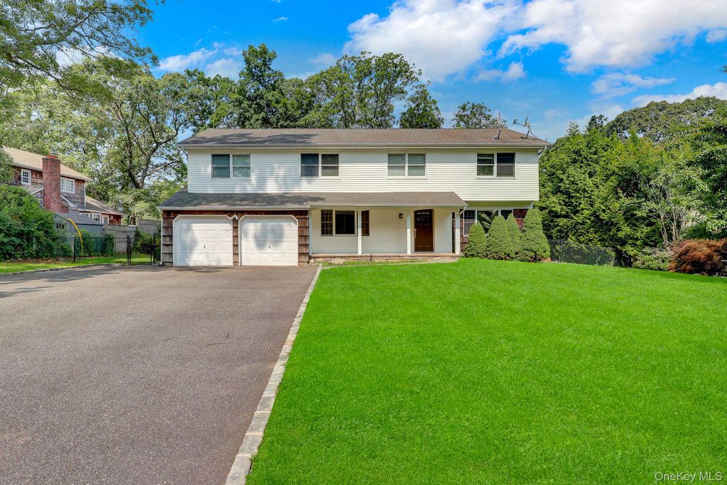 8 Tobi Lane, East Setauket, NY 11733