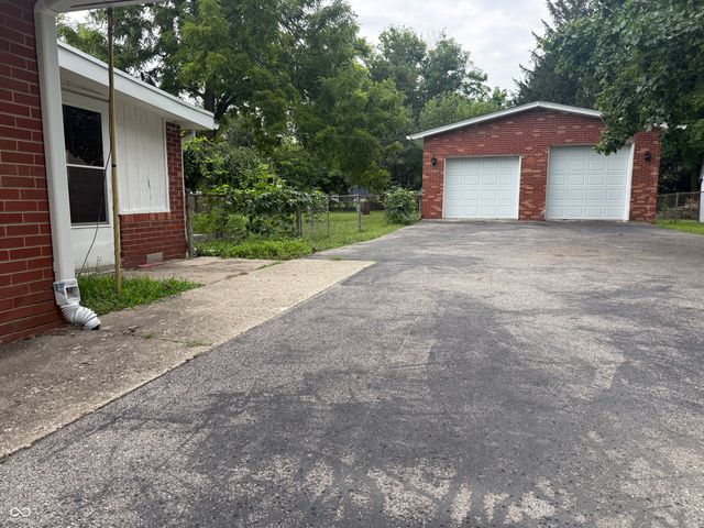 3921 S Olney Street, Indianapolis, IN 46237