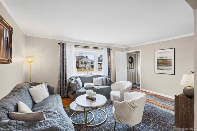 24 Ferndale Drive, Hicksville, NY 11801