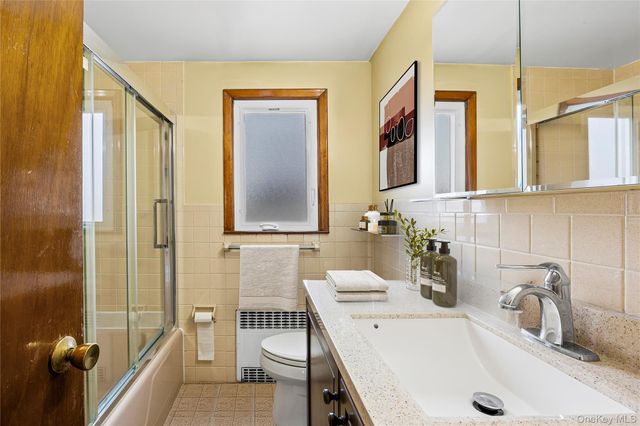 24 Ferndale Drive, Hicksville, NY 11801