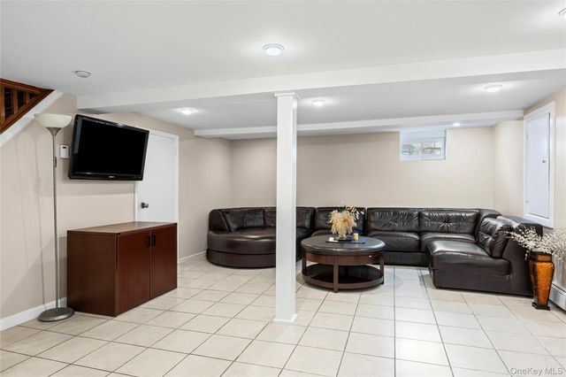 24 Ferndale Drive, Hicksville, NY 11801