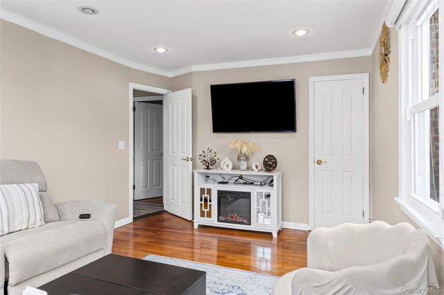 24 Ferndale Drive, Hicksville, NY 11801