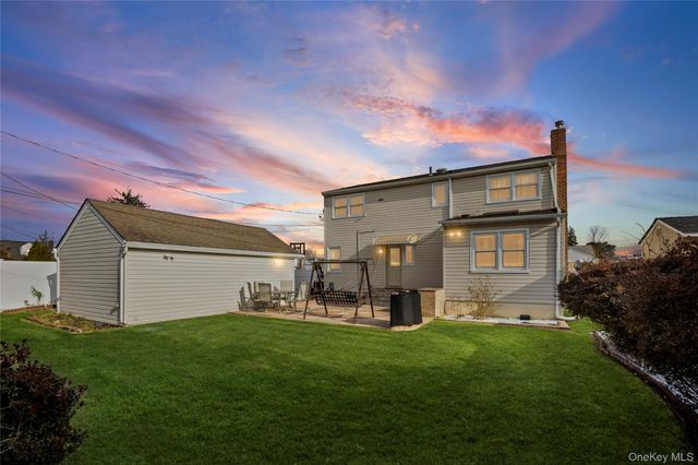 24 Ferndale Drive, Hicksville, NY 11801