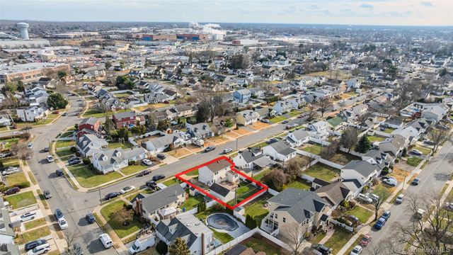 24 Ferndale Drive, Hicksville, NY 11801