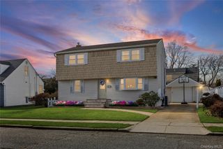 24 Ferndale Drive, Hicksville, NY 11801