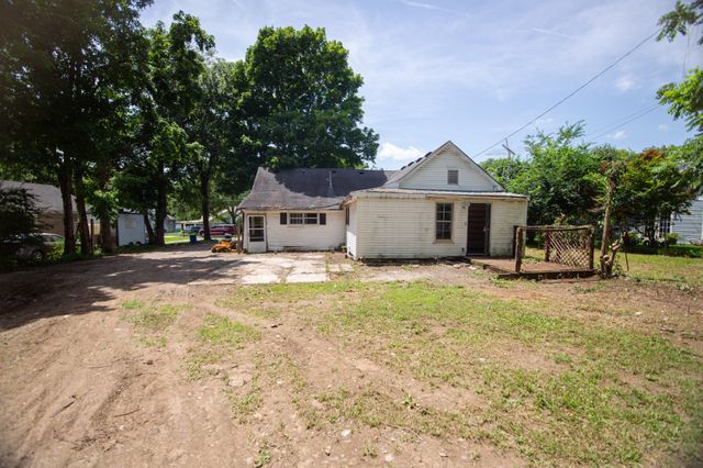 605 Moody St, Shelbyville, TN 37160
