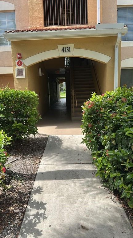 4131 San Marino Boulevard 303, West Palm Beach, FL 33409