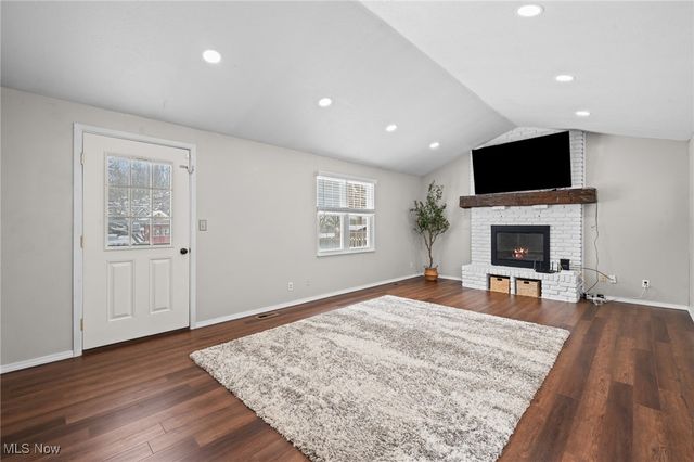 4612 Camellia Lane, North Olmsted, OH 44070