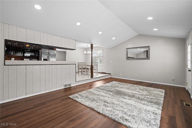 4612 Camellia Lane, North Olmsted, OH 44070