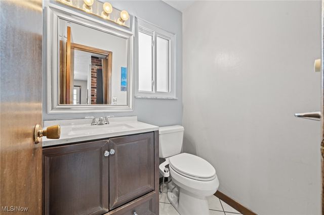 4612 Camellia Lane, North Olmsted, OH 44070