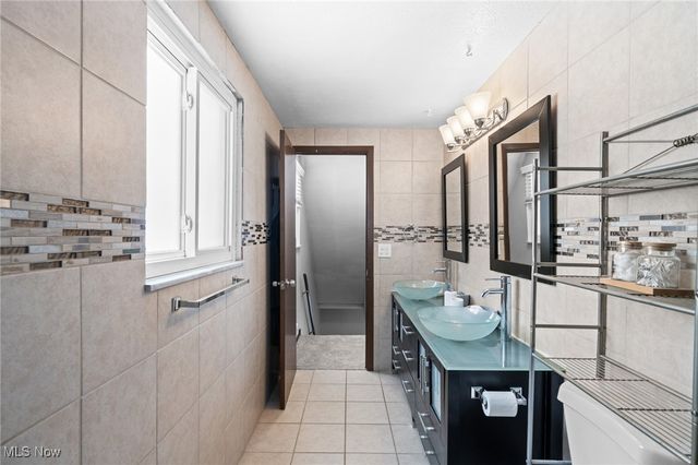 4612 Camellia Lane, North Olmsted, OH 44070