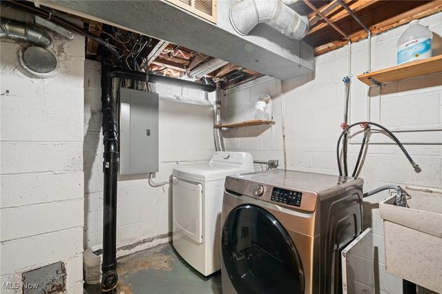 4612 Camellia Lane, North Olmsted, OH 44070