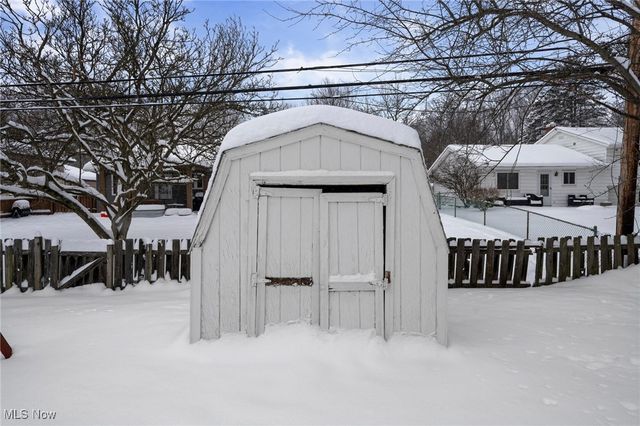 4612 Camellia Lane, North Olmsted, OH 44070