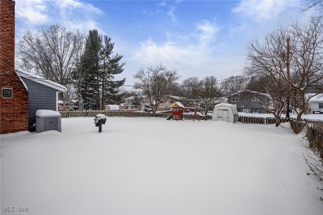 4612 Camellia Lane, North Olmsted, OH 44070