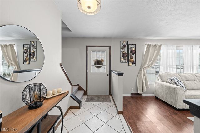 4612 Camellia Lane, North Olmsted, OH 44070