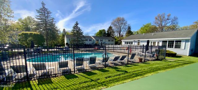 170 Cedarview Lane, Colonie, NY 12189