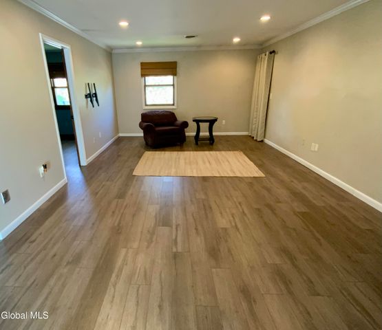 170 Cedarview Lane, Colonie, NY 12189
